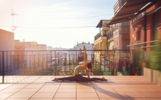 silhouette-yoga-terrasse-vue-malasana