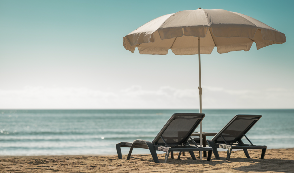 transat-vide-parasol-plage-soleil