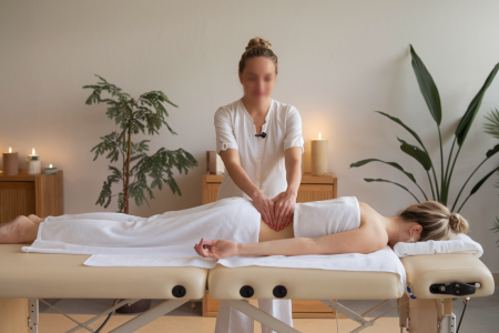 salle-therapie-table-massage-plantes