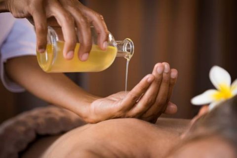 Massage thaïlandais à Paris : un voyage au cœur du Nuad Thai